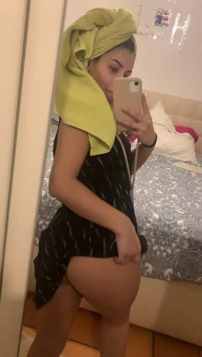 Rate this juicy ass from 1 to 10