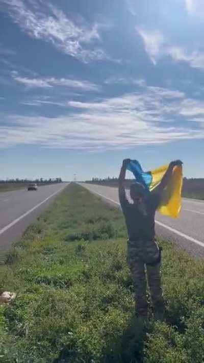 SU-25s flying low to avoid radar detection