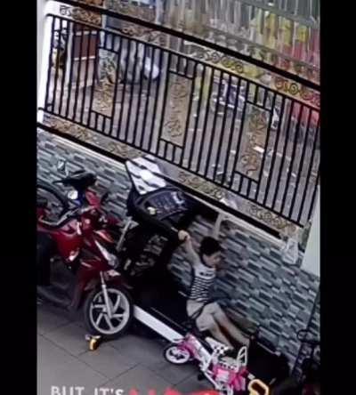 WCGW running backwards on a treadmill