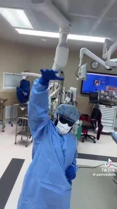 If these are my surgeons I'm cooked💀