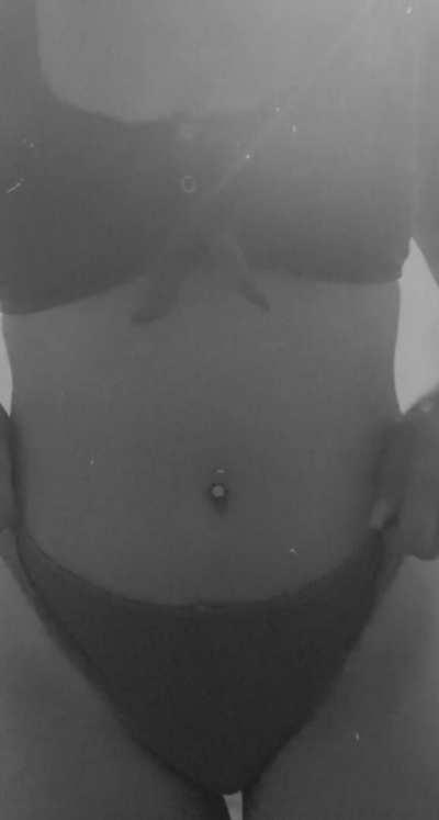 If even 4 guys see my 18 y/o ass, I’ll celebrate and fuck myself 💕