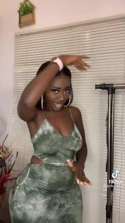 Ass be bouncing in dresses