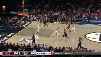 [Highlight] Evan Mobley didn't go for Nic Claxton's pump fake, blocked the shot, then ran the fast break to finish the putback dunk.