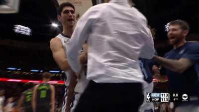 [Highlight] Ja Morant wins it for the Grizzlies at the buzzer!