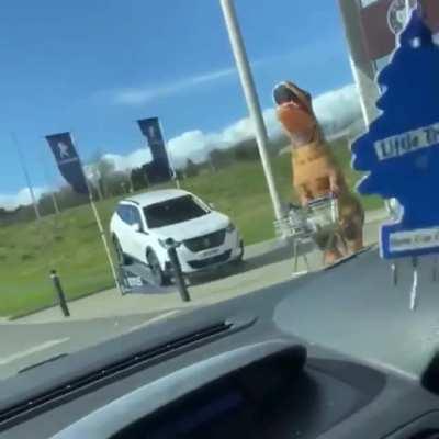 Corona Virus Pandemic? What can I wear to protect me whilst i shop in Tesco?