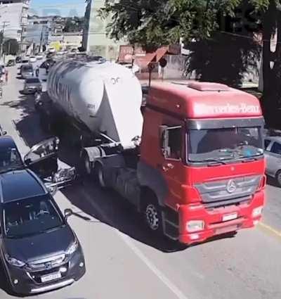 Woman opened the car gate in rush