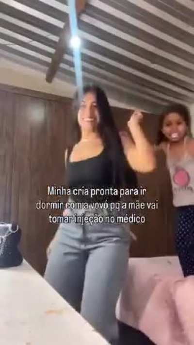 Que tipo de injeção é essa que a mãe não pode cuidar da filha ?