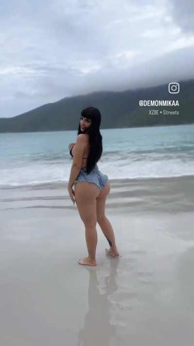 DemonMika on the beach