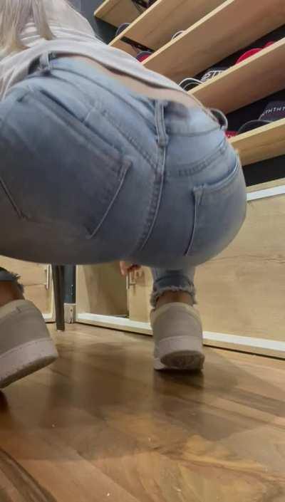 My Latina Booty in tight JEANS!