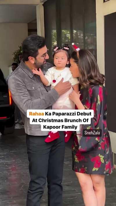 Raha ka Paparazzi Debut