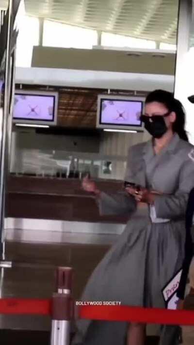 Urvashi Rautela Upskirt