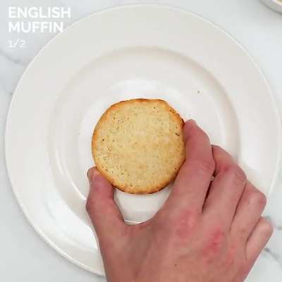 THE BEST EGGS BENEDICT FOR TWO