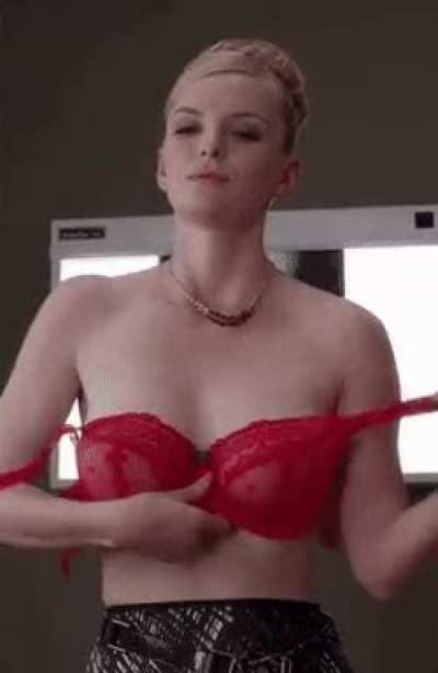 Betty Gilpin