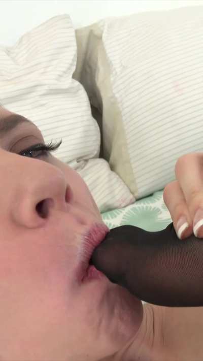 Anya Olsen [ footjob & foot worship clips ]