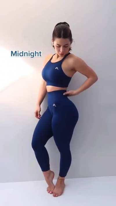 Damn Karina! those proportions tho..