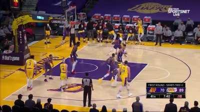 [Highlight] LeBron plays bully ball on Crowder and hits the reverse layup