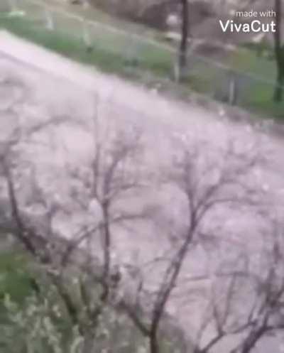 This man shots a stranger [Contex]