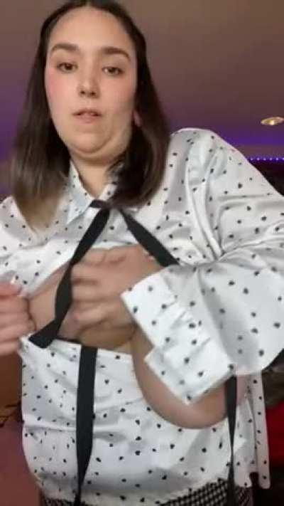 My J cups wanted to pop by and say hello. 😘