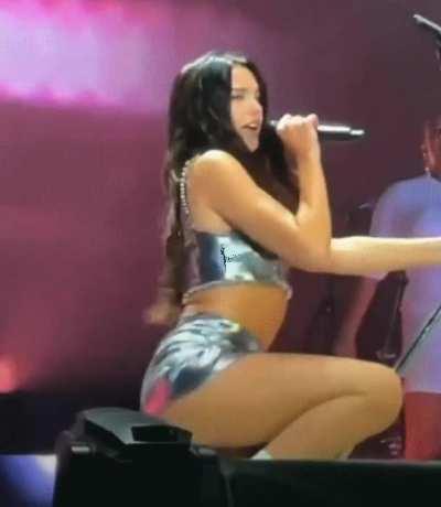 Dua Lipa grinding her hips like a stripper