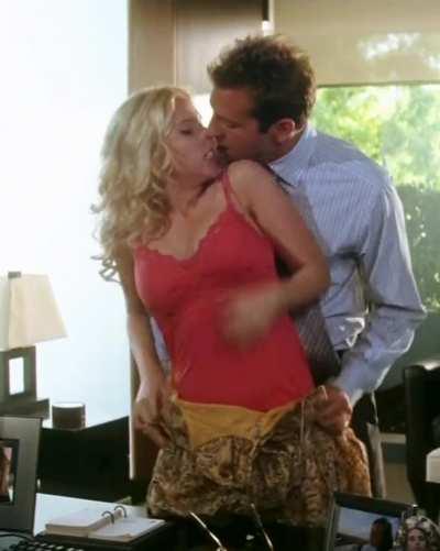 Scarlett Johansson T!ts Gropped