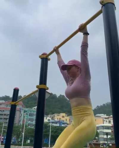 Such a flexible body and her fitness