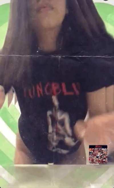 striptease while at work🥰