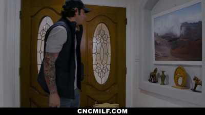 My Freeuse Wife Is a Little Too Addicted to Online Shopping