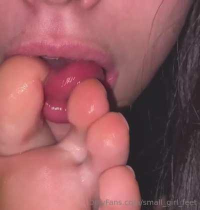 Best toe sucking video on reddit 