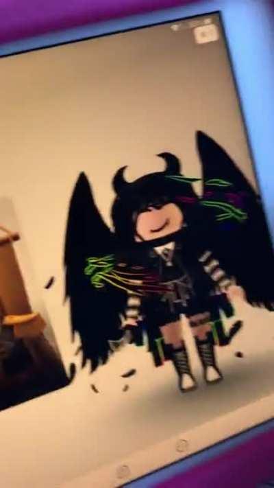 Proof that those 2 IQ toxic roblox girls with “fashion” are 7 year olds