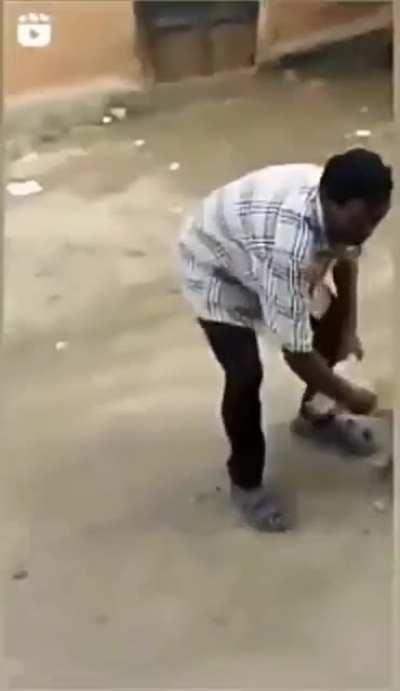 Обижаешь маленьких?