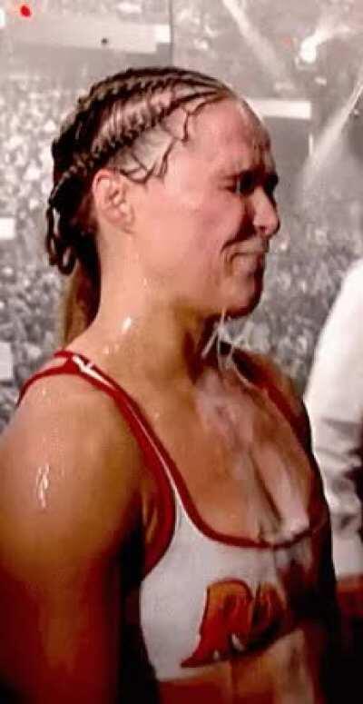 Ronda Rousey takes it like a champ
