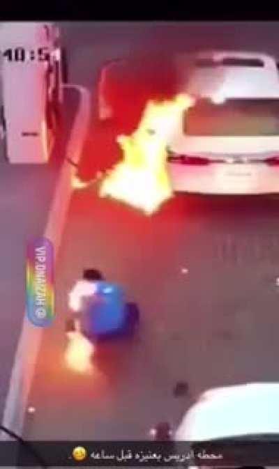 WCGW smoking while putting gas in your car (Cross post from r/CrazyFuckingVideos)