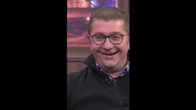 Не можеш да му одолееш на аквамен