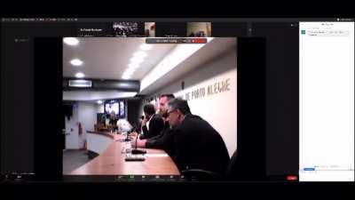 A brave young man shouts at a South African political meeting to protest the corrupt government😤✊