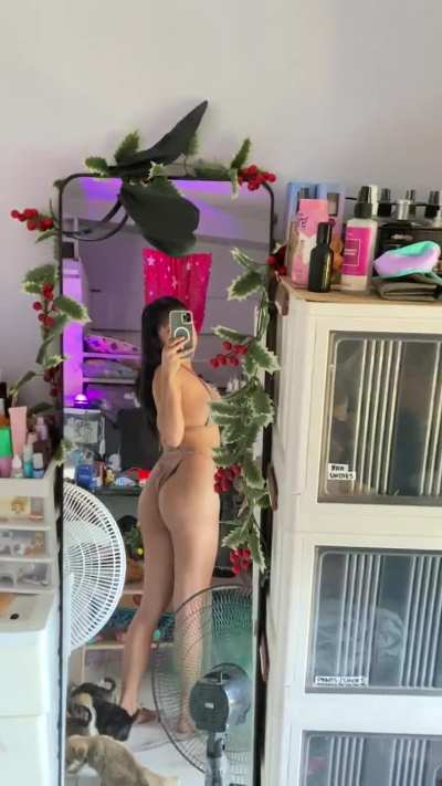 can you rate my swimsuit daddy? 😚