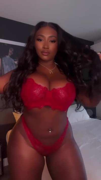 Brazilian Hottiiee (@brazilianhottiiee)