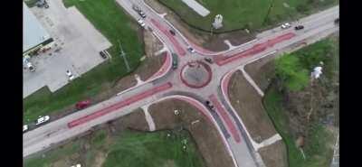 Relatable: Dubai Roundabout Etiquette?