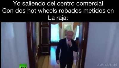 Yo con dos hot wheels metidos en la raja