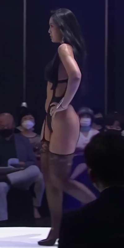 Unforgettable MAXIM Catwalk