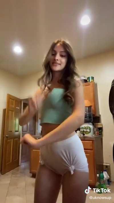 Victoria pfeifer Twerking