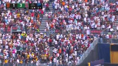 [Highlight] LaMonte Wade crushes a solo home run off Joe Musgrove