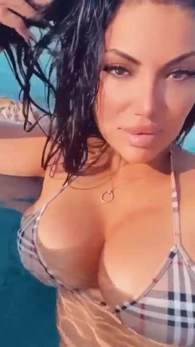 😍❤️ (old Story)