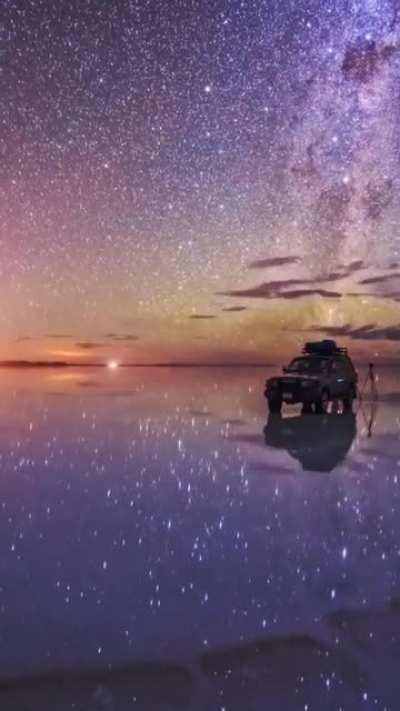 Time lapse from Salar de Uyuni, Bolivia. Largest salt flat in the world.