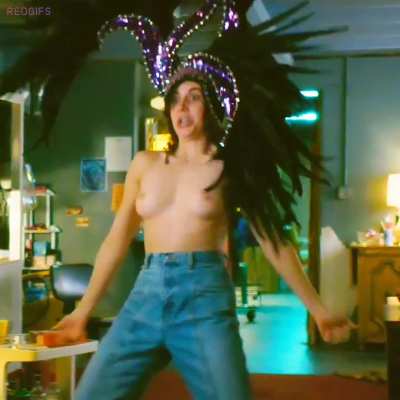 Alison Brie (GLOW S3)