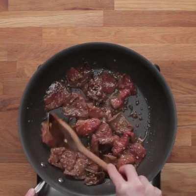 Beef + Broccoli Stir-Fry