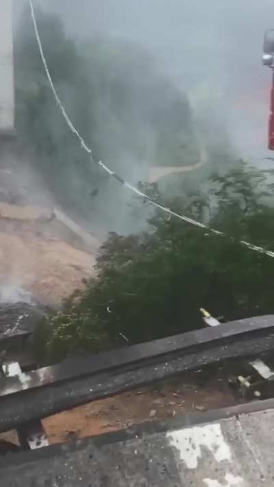 Massive bridge collapse in China