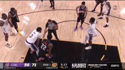 [Highlight] Deandre Ayton and Anthony Davis comically fighting for position on a jump ball