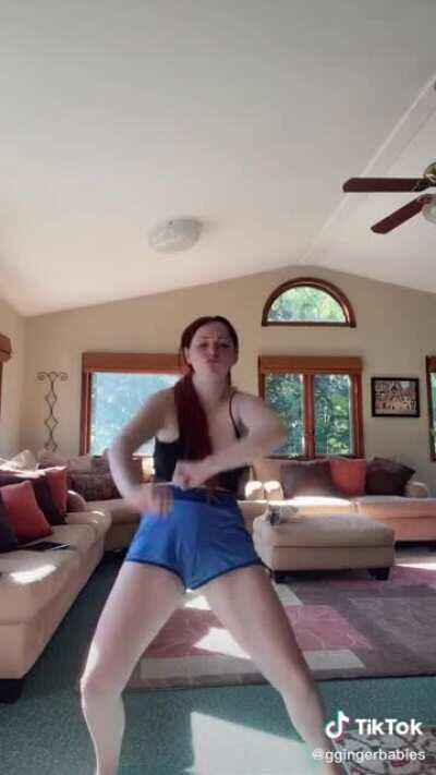 @ggingerbabies - quick boobslip