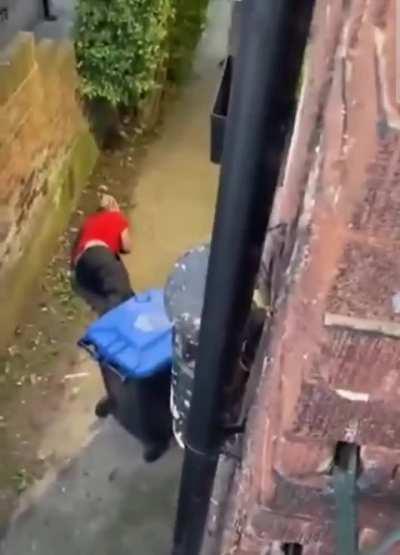 Man fights his neighbour