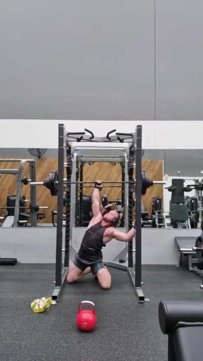 1 arm overhead support 8 seconds @ 115kg